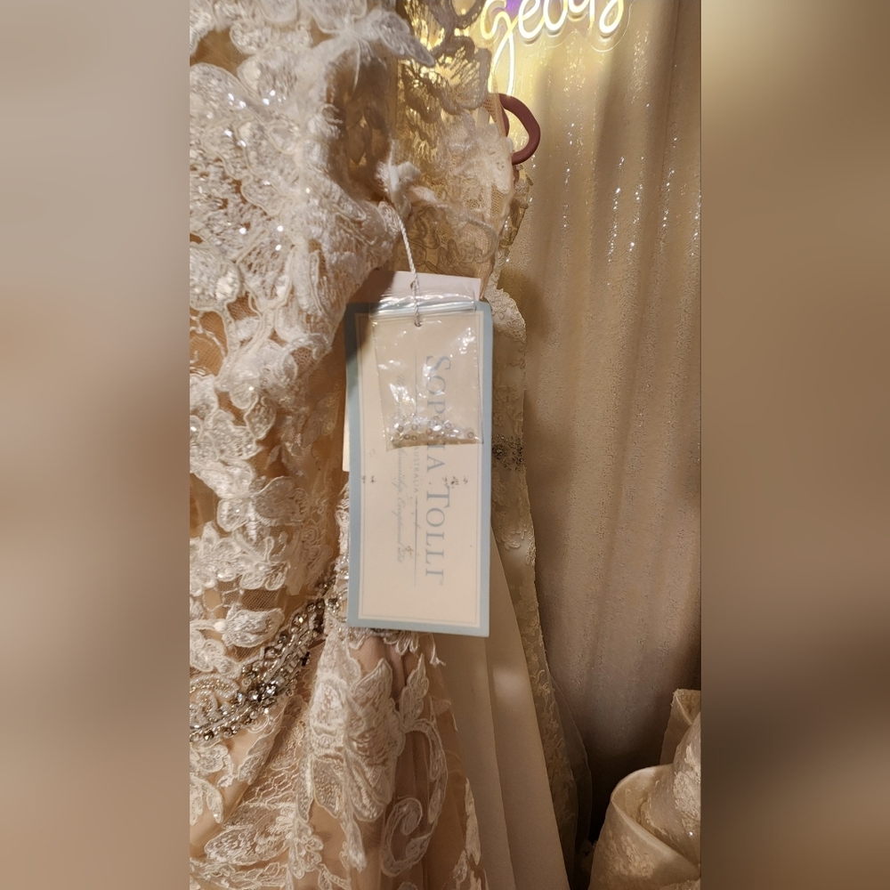 Sophia Tolli Y21656 - Fellini Ivory & Maple Sample Gown NWT - Picture 10 of 14